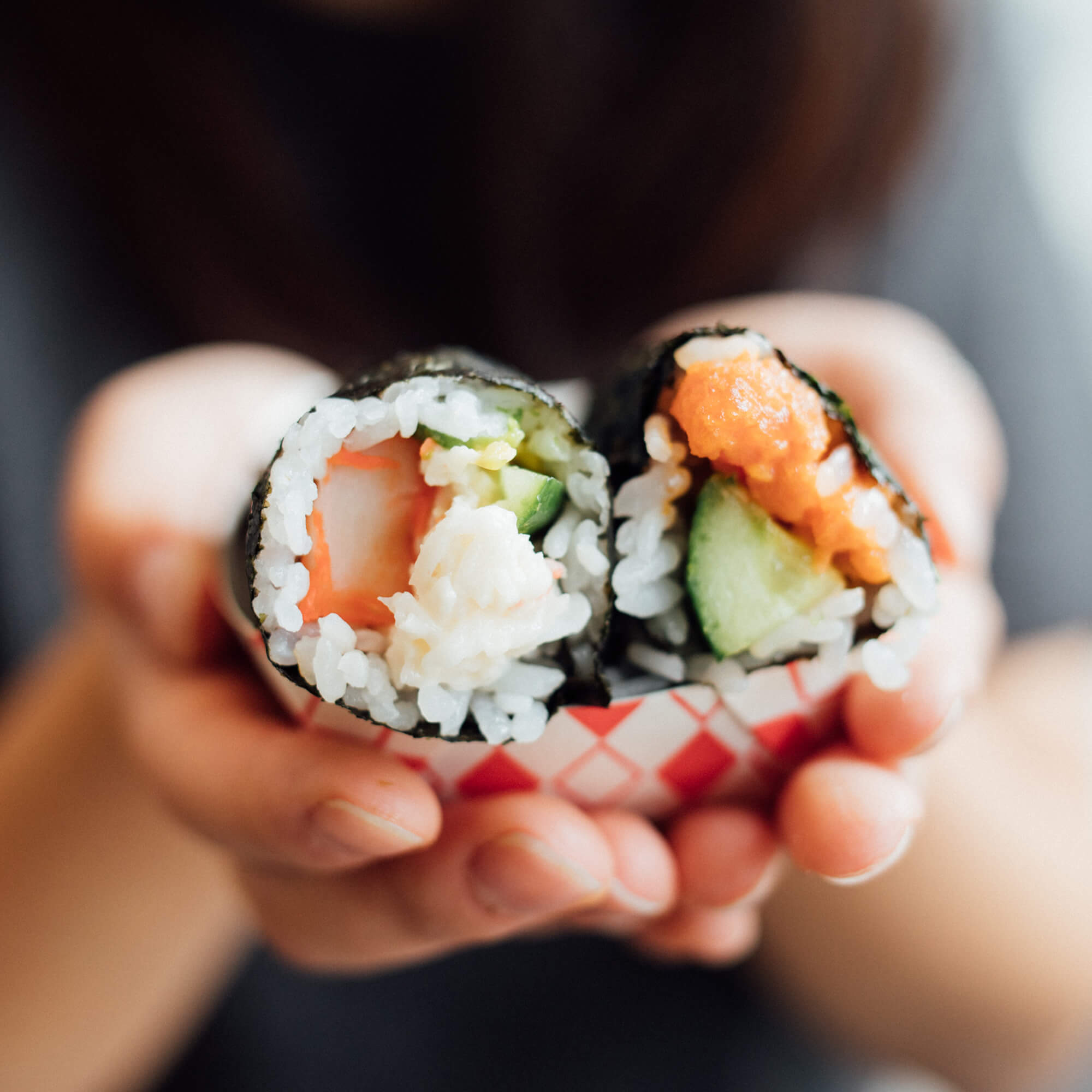 Melted cream cheese and crab sushi rolls - Farrox